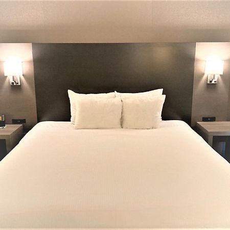 Wingate By Wyndham Erie Hotel Bagian luar foto