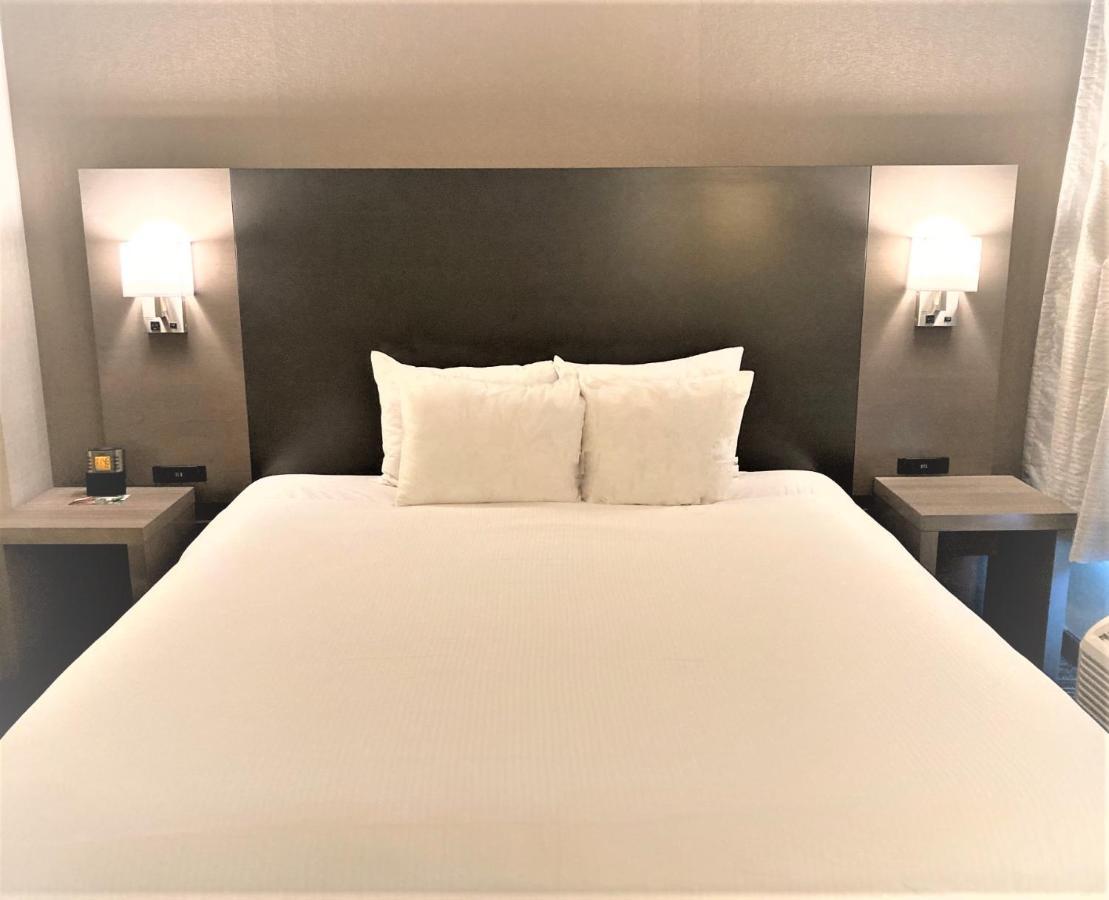 Wingate By Wyndham Erie Hotel Bagian luar foto