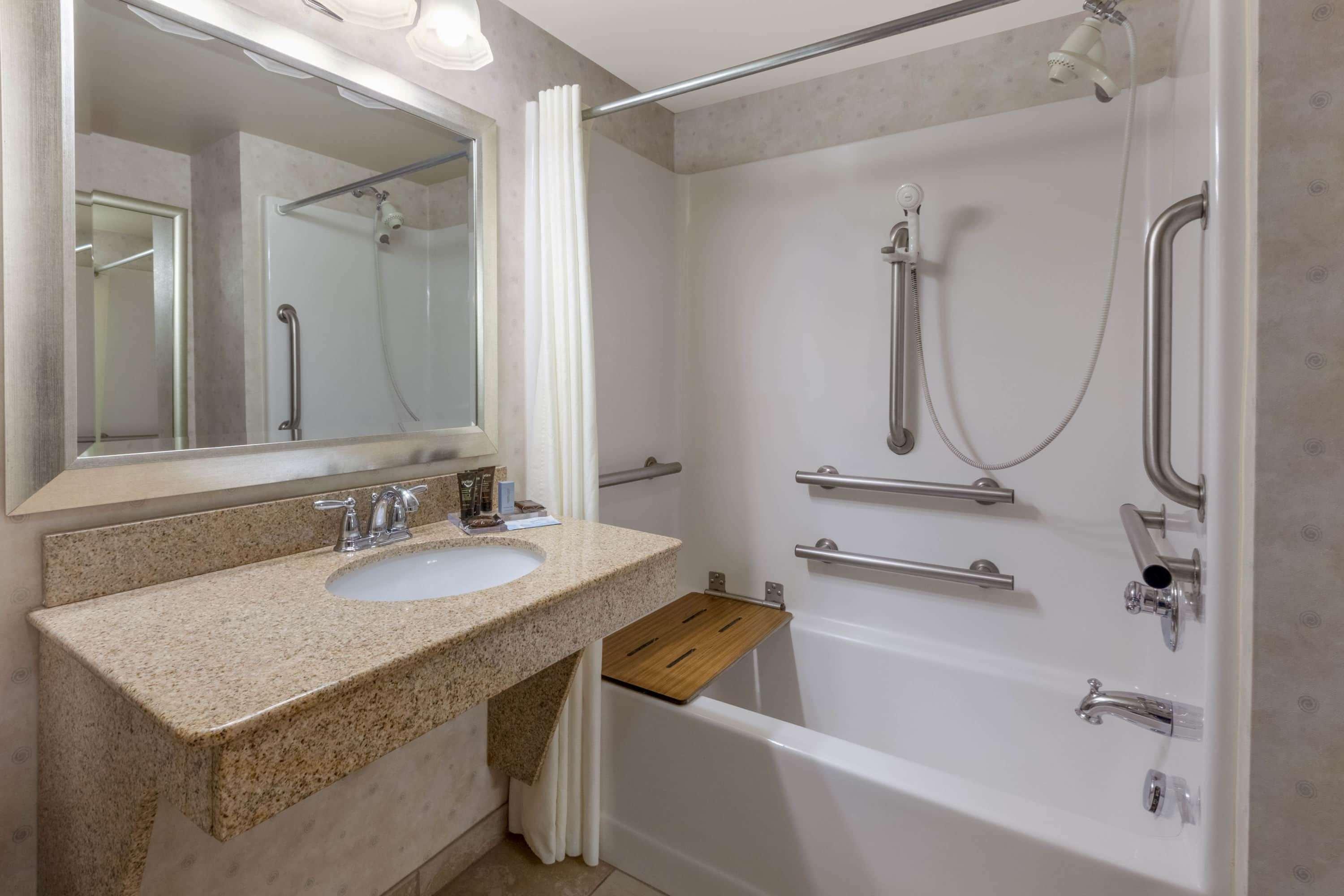 Wingate By Wyndham Erie Hotel Bagian luar foto