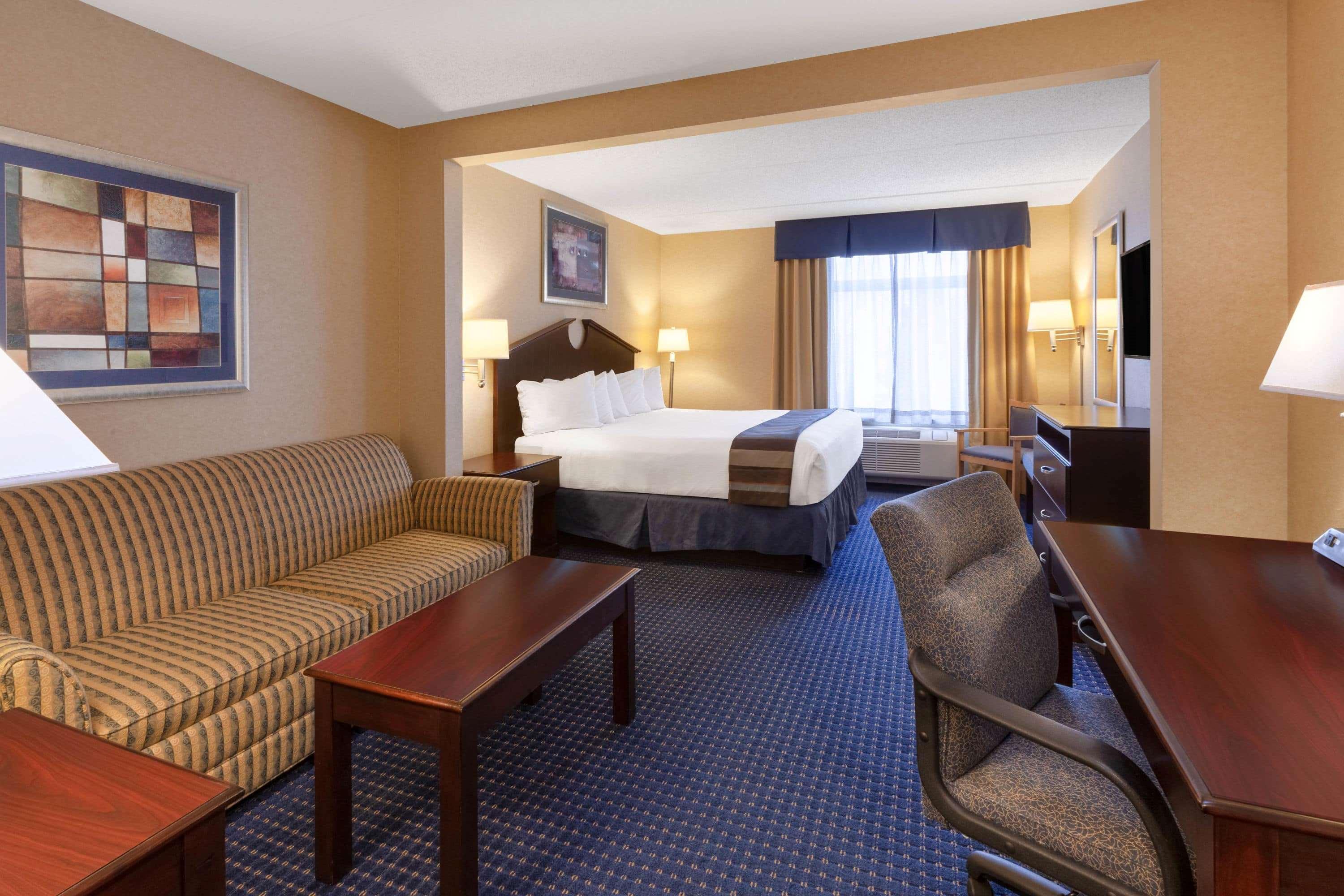 Wingate By Wyndham Erie Hotel Bagian luar foto